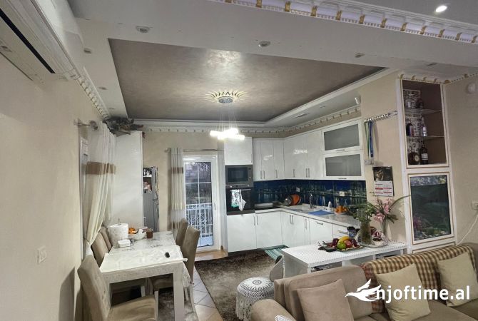 Shtepi ne shitje 5+1 ne Tirane - 320,000 Euro