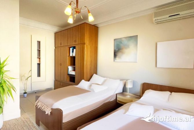 Shtepi me qera 2+1 ne Tirane - 950 Euro