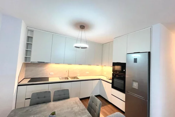 Shtepi me qera Apartament ne Tirane, 2+1, Mobilimi E mobiluar, Pagesa 85,000  Leke.