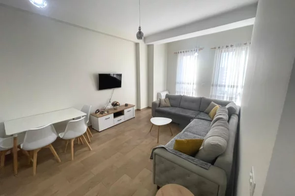 Appartamento in affitto a Tirana 1+1, Arredato