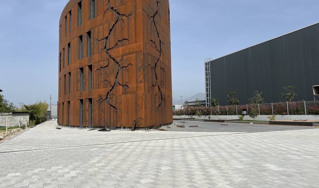 Qera, Godine 4 kate Rruga Rinasit