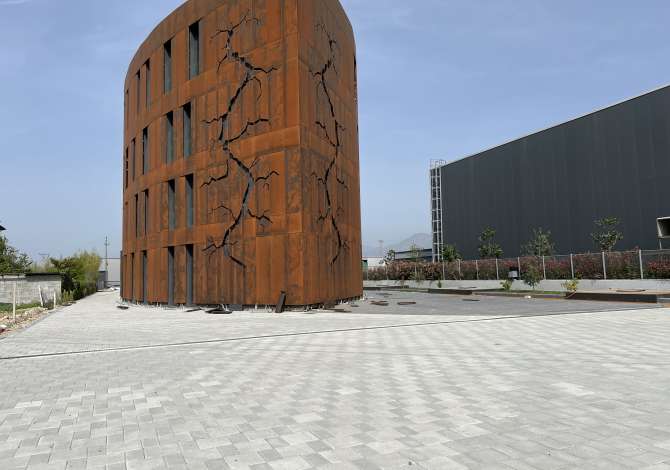 Ambient biznesi me qera 5+1 ne Tirane - 15,000 Euro