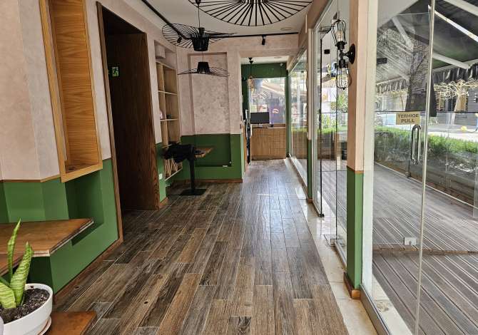 Ambient biznesi me qera 2+1 ne Tirane - 2,190 Euro