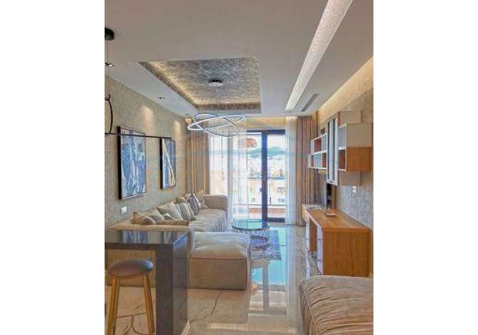 Shtepi ne shitje Penthose(kati i fundit panoramik) ne Tirane, 7+1, Mobilimi E mobiluar, Pagesa 1,600,000  Euro.