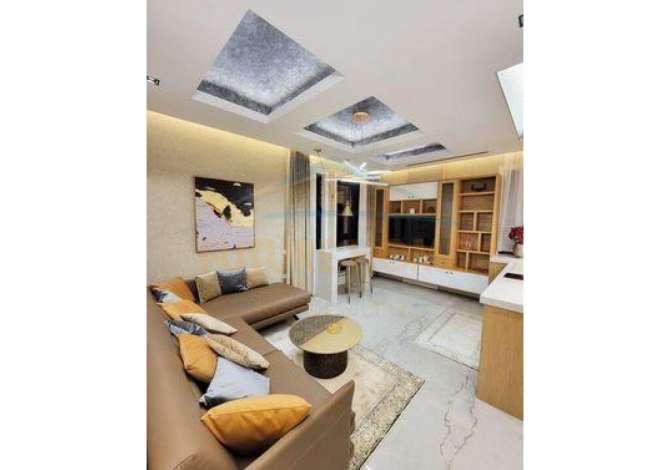 Shtepi ne shitje Penthose(kati i fundit panoramik) ne Tirane, 7+1, Mobilimi E mobiluar, Pagesa 1,600,000  Euro.