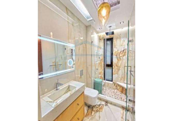 Shtepi ne shitje Penthose(kati i fundit panoramik) ne Tirane, 7+1, Mobilimi E mobiluar, Pagesa 1,600,000  Euro.