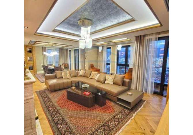 Shtepi ne shitje Penthose(kati i fundit panoramik) ne Tirane, 7+1, Mobilimi E mobiluar, Pagesa 1,600,000  Euro.