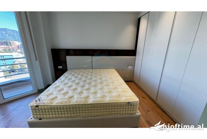 Shtepi ne shitje Apartament ne Tirane, 2+1, Mobilimi E mobiluar, Pagesa 230,003  Euro.