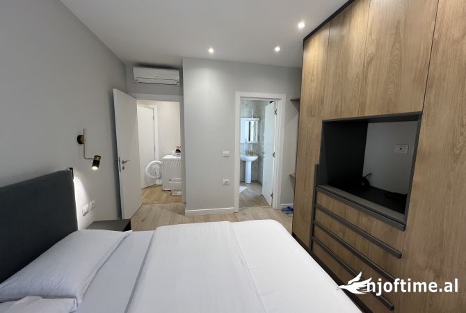 Shtepi ne shitje Apartament ne Tirane, 2+1, Mobilimi E mobiluar, Pagesa 161,600  Euro.