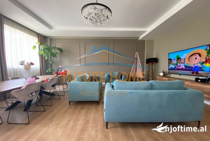 Shtepi ne shitje Apartament ne Tirane, 4+1, Mobilimi E mobiluar, Pagesa 779,900  Euro.
