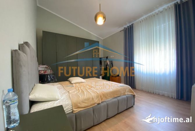 Shtepi ne shitje Apartament ne Tirane, 4+1, Mobilimi E mobiluar, Pagesa 779,900  Euro.