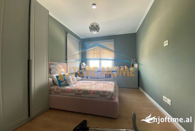 Shtepi ne shitje Apartament ne Tirane, 4+1, Mobilimi E mobiluar, Pagesa 779,900  Euro.