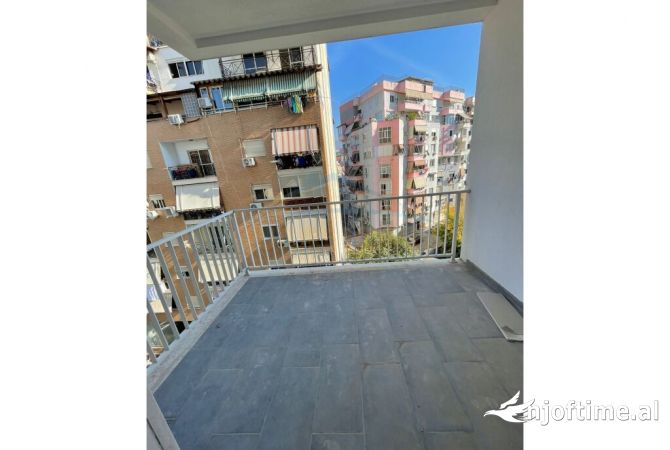 Shtepi ne shitje Apartament ne Tirane, 2+1, Mobilimi E mobiluar, Pagesa 256,848  Euro.