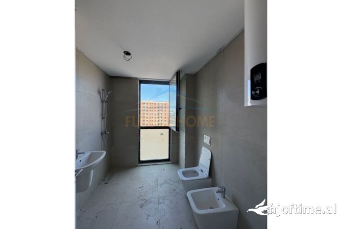 Shtepi ne shitje Apartament ne Tirane, 2+1, Mobilimi Bosh, pa mobiluar, Pagesa 157,990  Euro.