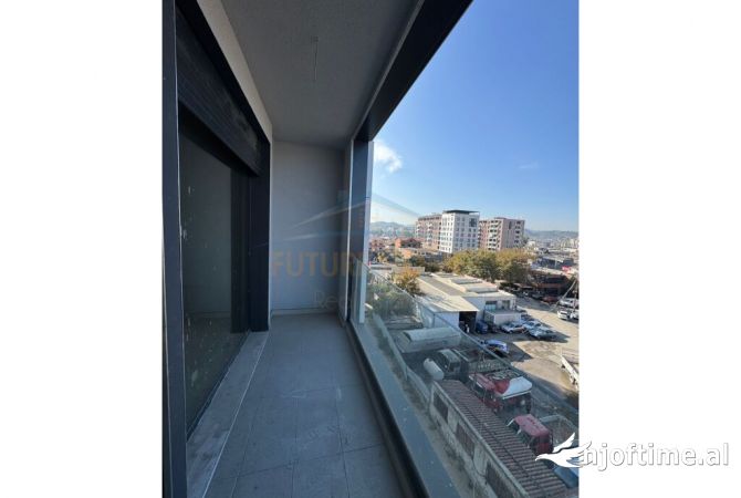 Shtepi ne shitje Apartament ne Tirane, 2+1, Mobilimi Bosh, pa mobiluar, Pagesa 157,990  Euro.