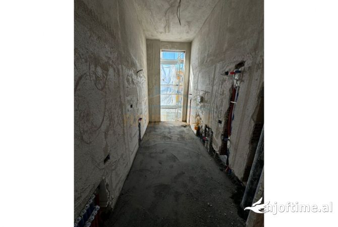 Shtepi ne shitje Apartament ne Tirane, 1+1, Mobilimi Bosh, pa mobiluar, Pagesa 117,001  Euro.