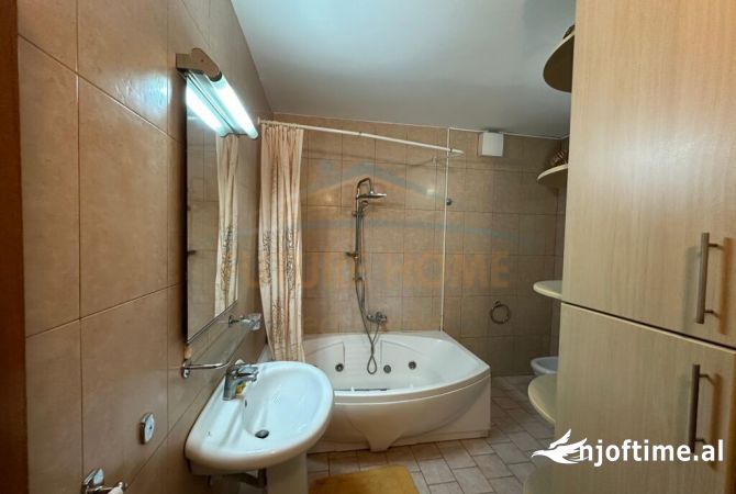 Shtepi me qera Apartament ne Tirane, 2+1, Mobilimi E mobiluar, Pagesa 750  Euro.