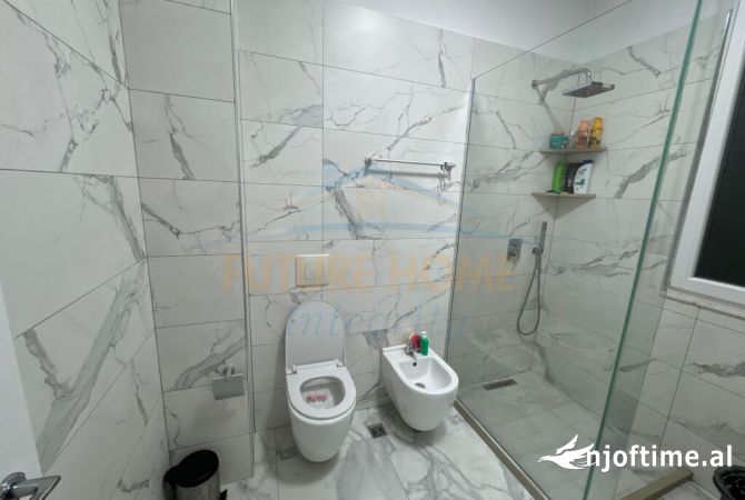 Shtepi ne shitje Apartament ne Tirane, 2+1, Mobilimi E mobiluar, Pagesa 195,001  Euro.