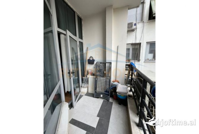 Shtepi ne shitje Apartament ne Tirane, 2+1, Mobilimi E mobiluar, Pagesa 209,990  Euro.