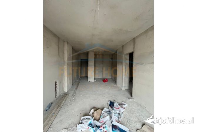 Shtepi ne shitje Apartament ne Tirane, 2+1, Mobilimi Bosh, pa mobiluar, Pagesa 165,000  Euro.