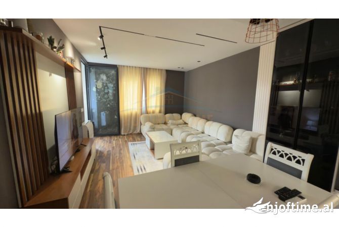 Shtepi ne shitje Apartament ne Tirane, 1+1, Mobilimi E mobiluar, Pagesa 170,000  Euro.