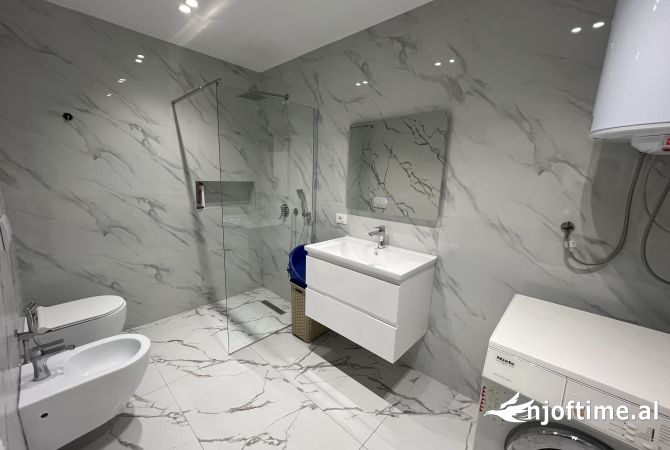 Shtepi ne shitje Apartament ne Tirane, 2+1, Mobilimi E mobiluar, Pagesa 199,900  Euro.