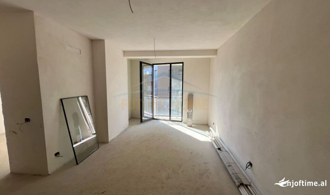 Shtepi ne shitje Apartament ne Tirane, 2+1, Mobilimi Bosh, pa mobiluar, Pagesa 230,001  Euro.