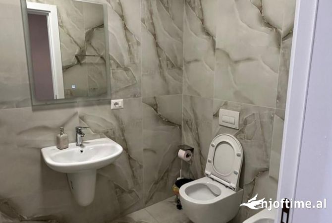 Shtepi me qera Apartament ne Tirane, 1+1, Mobilimi E mobiluar, Pagesa 450  Euro.