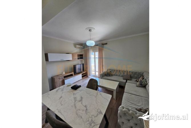 Shtepi me qera Apartament ne Tirane, 2+1, Mobilimi E mobiluar, Pagesa 601  Euro.