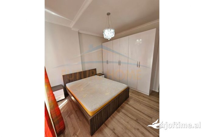 Shtepi me qera Apartament ne Tirane, 2+1, Mobilimi E mobiluar, Pagesa 601  Euro.