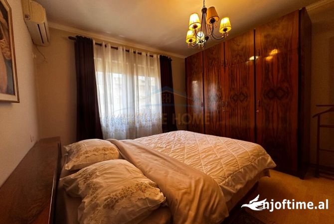 Shtepi me qera Apartament ne Tirane, 2+1, Mobilimi E mobiluar, Pagesa 600  Euro.