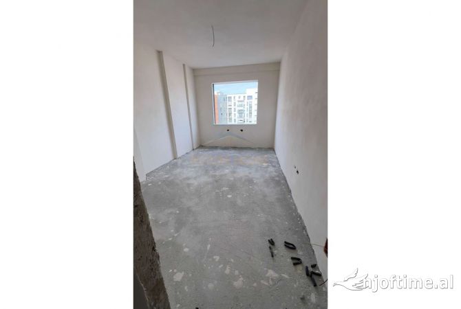 Shtepi ne shitje Apartament ne Tirane, 2+1, Mobilimi Bosh, pa mobiluar, Pagesa 155,008  Euro.