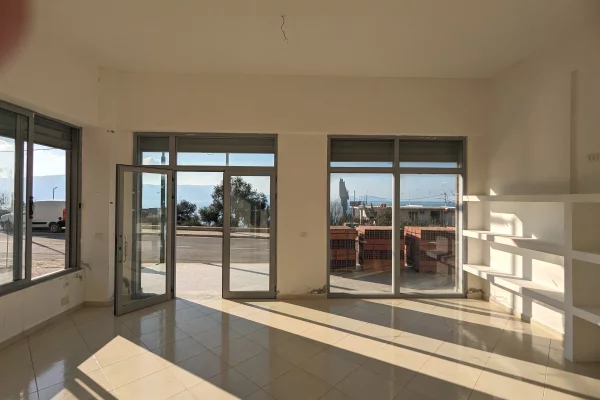 Ambient biznesi ne shitje 1+1 ne Vlore - 95,000 Euro