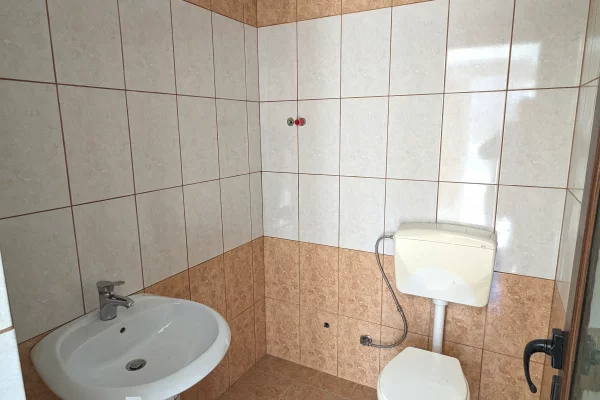 Shitet ambient biznesi ne Uje te Ftohte Vlore