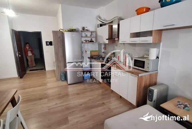 Shtepi ne shitje Apartament ne Vlore, 1+1, Mobilimi E mobiluar, Pagesa 104,000  Euro.