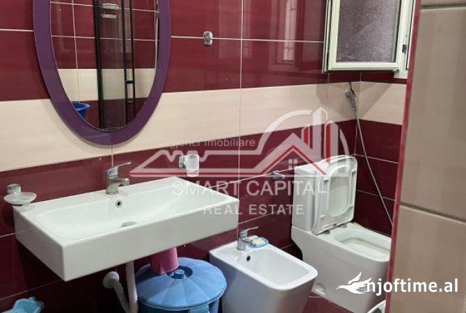 Shtepi ne shitje Shtepi Private ne Vlore, 2+1, Mobilimi E mobiluar, Pagesa 300,000  Euro.