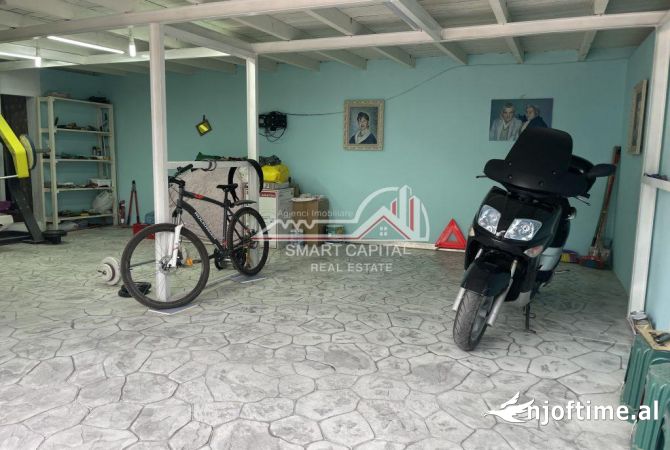 Shtepi ne shitje Shtepi Private ne Vlore, 2+1, Mobilimi E mobiluar, Pagesa 300,000  Euro.