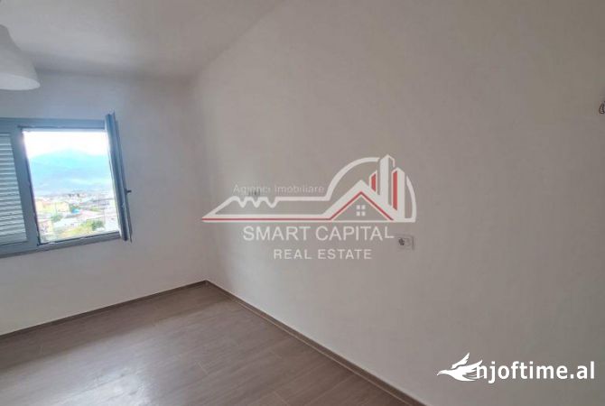 Shtepi ne shitje Apartament ne Vlore, 1+1, Mobilimi Bosh, pa mobiluar, Pagesa 110,000  Euro.