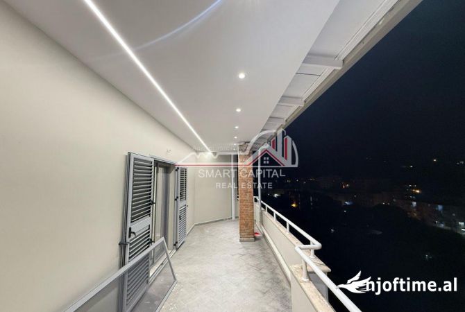 Shtepi ne shitje Penthose(kati i fundit panoramik) ne Vlore, 2+1, Mobilimi Pjeserisht e mobiluar, Pagesa 187,000  Euro.