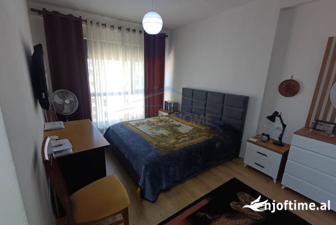 Shtepi ne shitje Apartament ne Tirane, 2+1, Mobilimi E mobiluar, Pagesa 149,000  Euro.