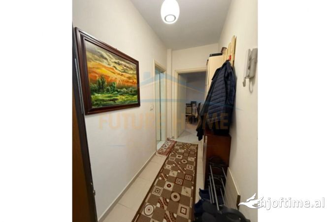 Shtepi ne shitje Apartament ne Tirane, 2+1, Mobilimi E mobiluar, Pagesa 124,000  Euro.