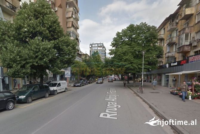 Ambient biznesi me qera 3+1 ne Tirane - 2,000 Euro