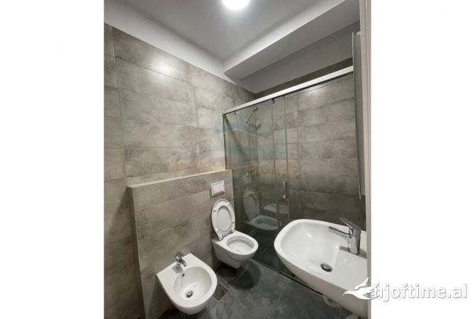 Shtepi me qera 2+1 ne Tirane - 1,000 Euro