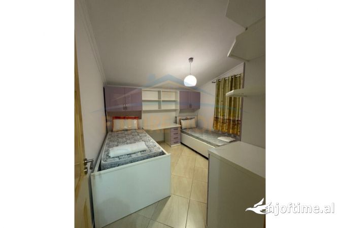 Shtepi me qera Apartament ne Tirane, 2+1, Mobilimi E mobiluar, Pagesa 800  Euro.