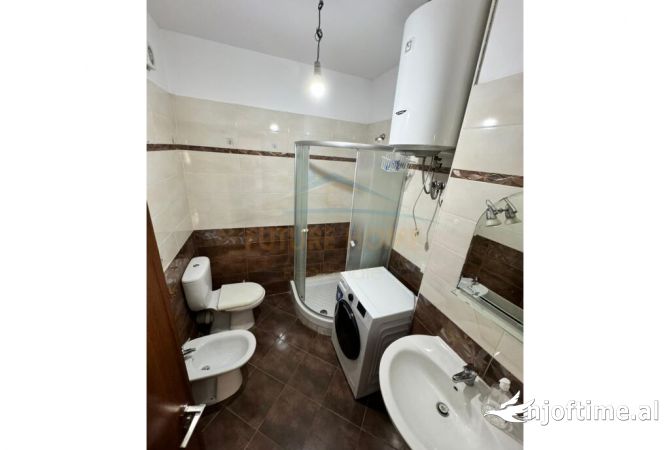 Shtepi me qera Apartament ne Tirane, 2+1, Mobilimi E mobiluar, Pagesa 500  Euro.