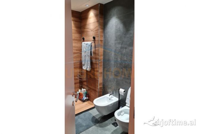 Shtepi me qera Apartament ne Tirane, 2+1, Mobilimi E mobiluar, Pagesa 850  Euro.