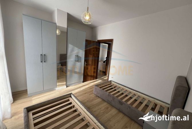 Shtepi ne shitje Apartament ne Tirane, 2+1, Mobilimi E mobiluar, Pagesa 118,000  Euro.