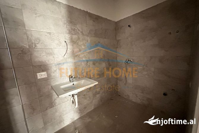 Shtepi ne shitje Apartament ne Tirane, 2+1, Mobilimi Bosh, pa mobiluar, Pagesa 188,700  Euro.