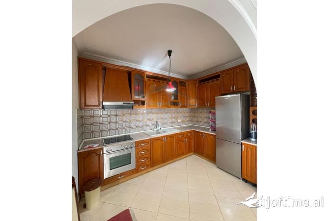Shtepi me qera 2+1 ne Tirane - 450 Euro