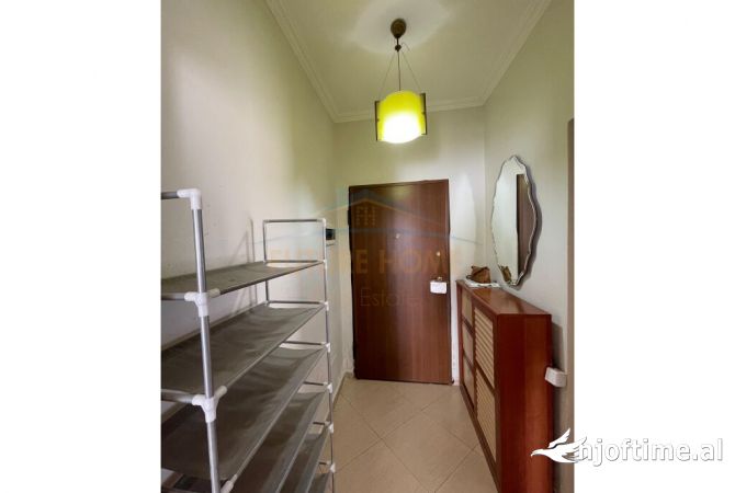 Shtepi me qera Apartament ne Tirane, 2+1, Mobilimi E mobiluar, Pagesa 450  Euro.